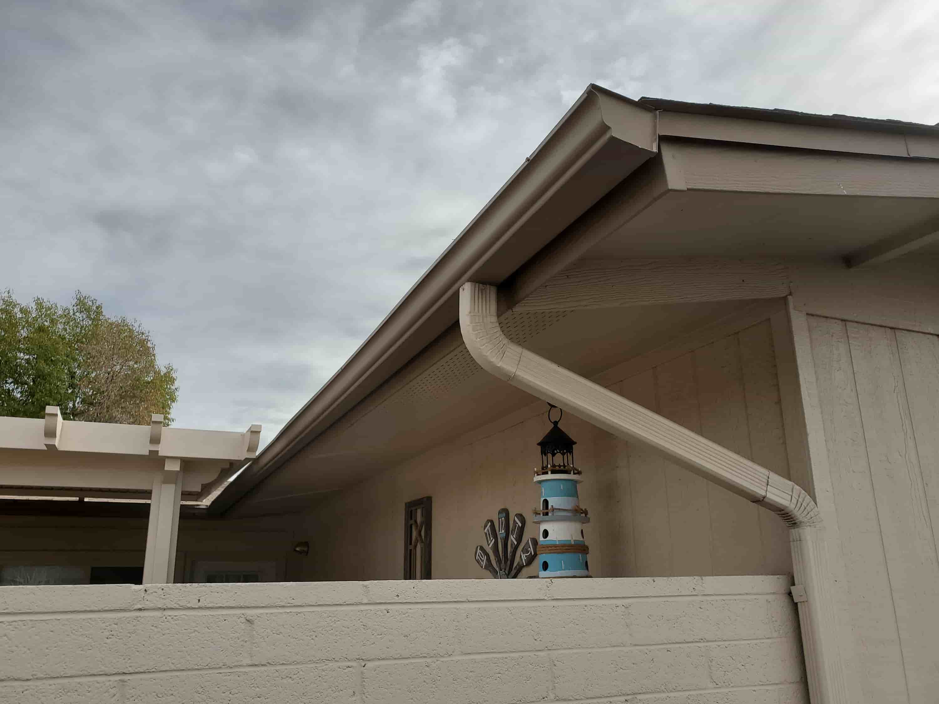 clean eavestrough