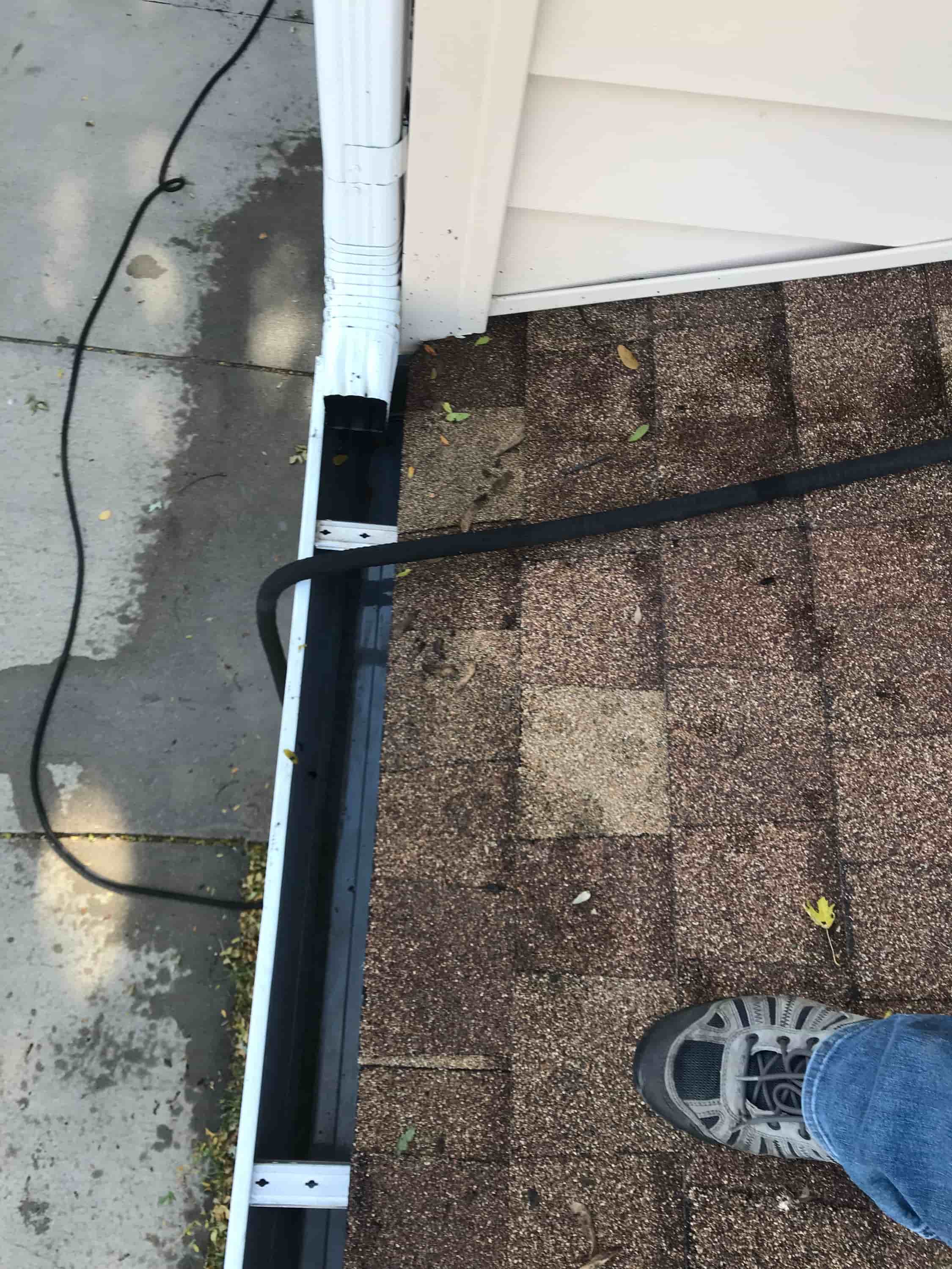 extended reach gutter cleaning wand