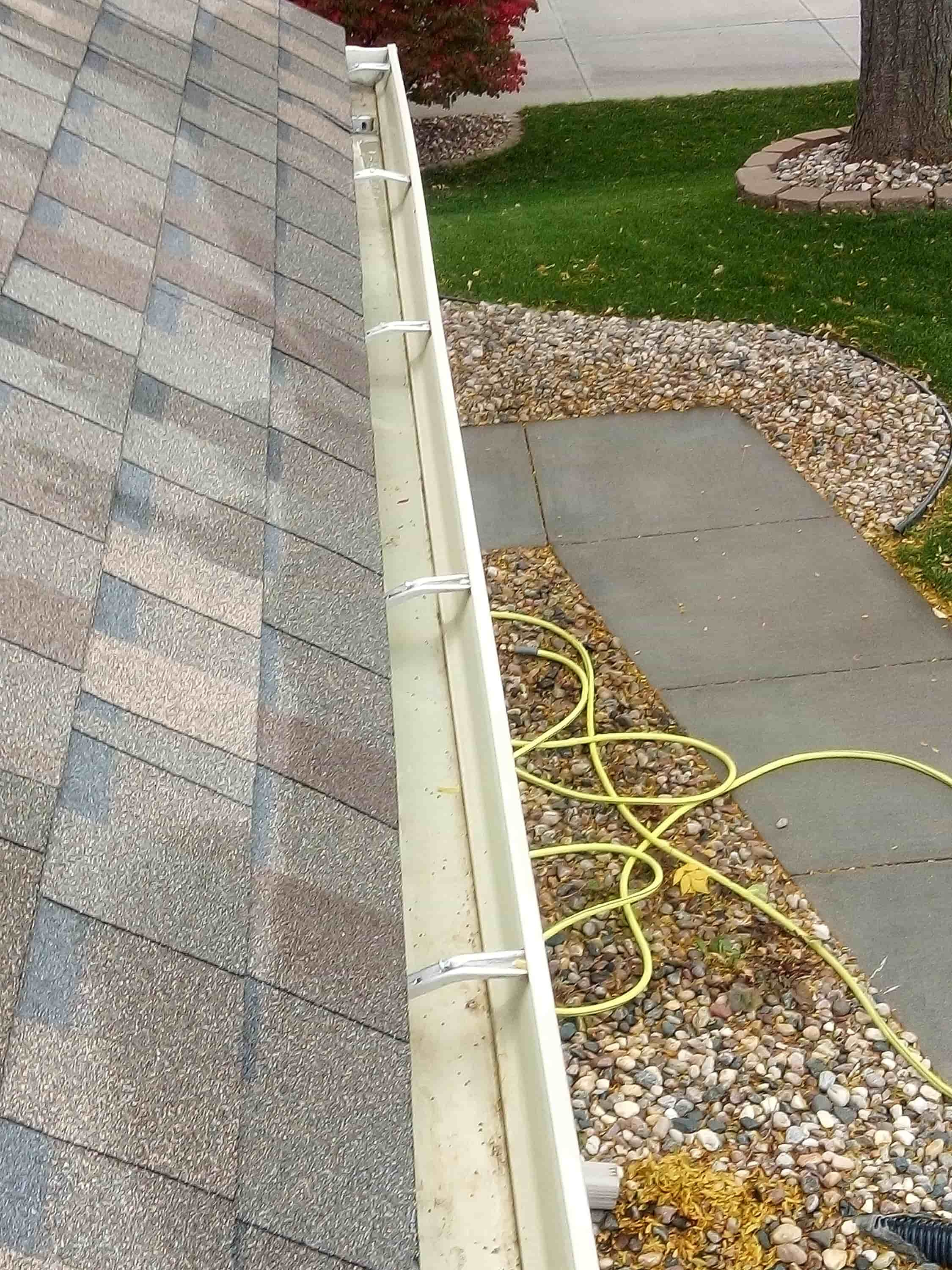 eavestrough vacuum