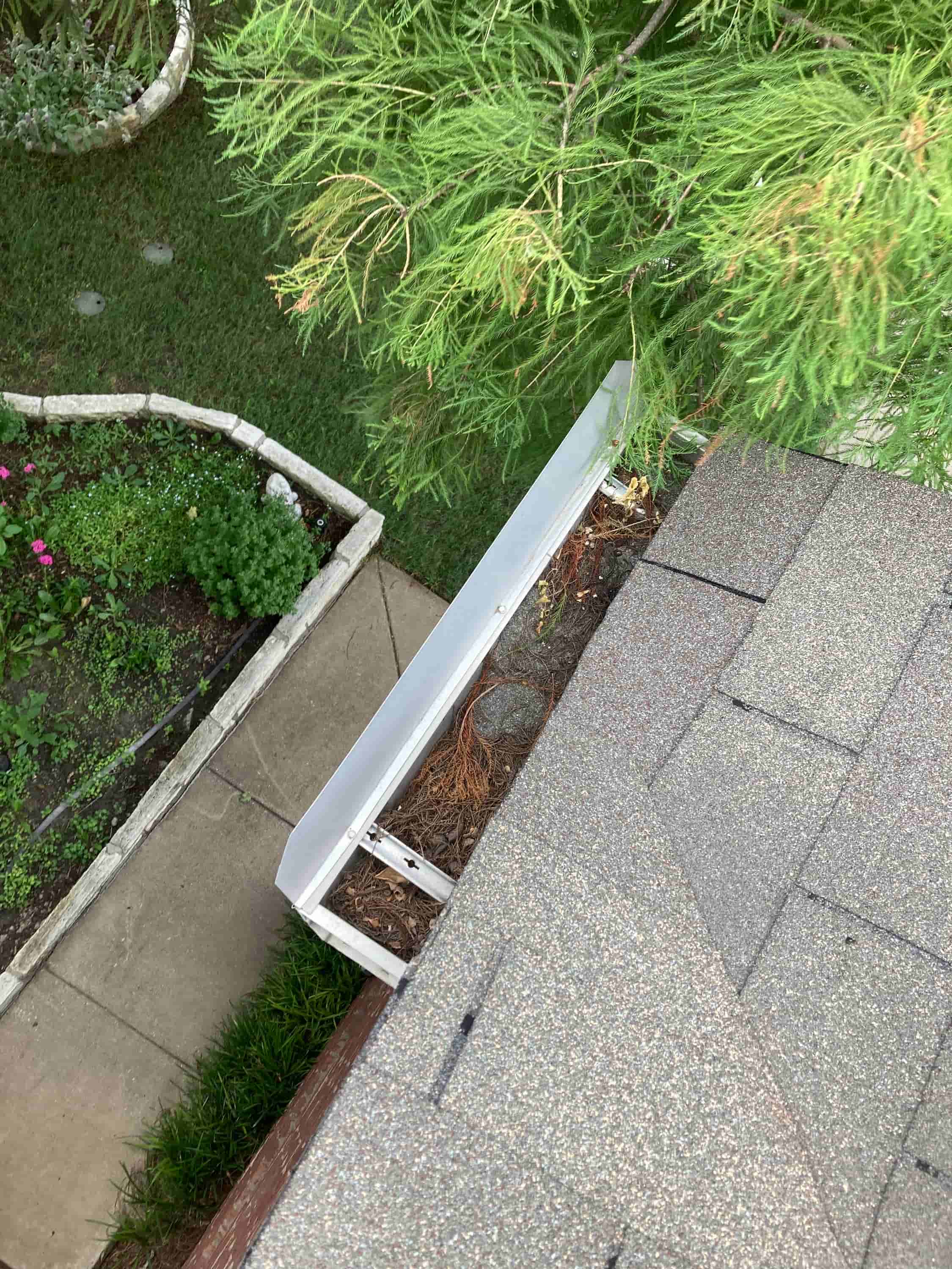 best tool for cleaning gutters