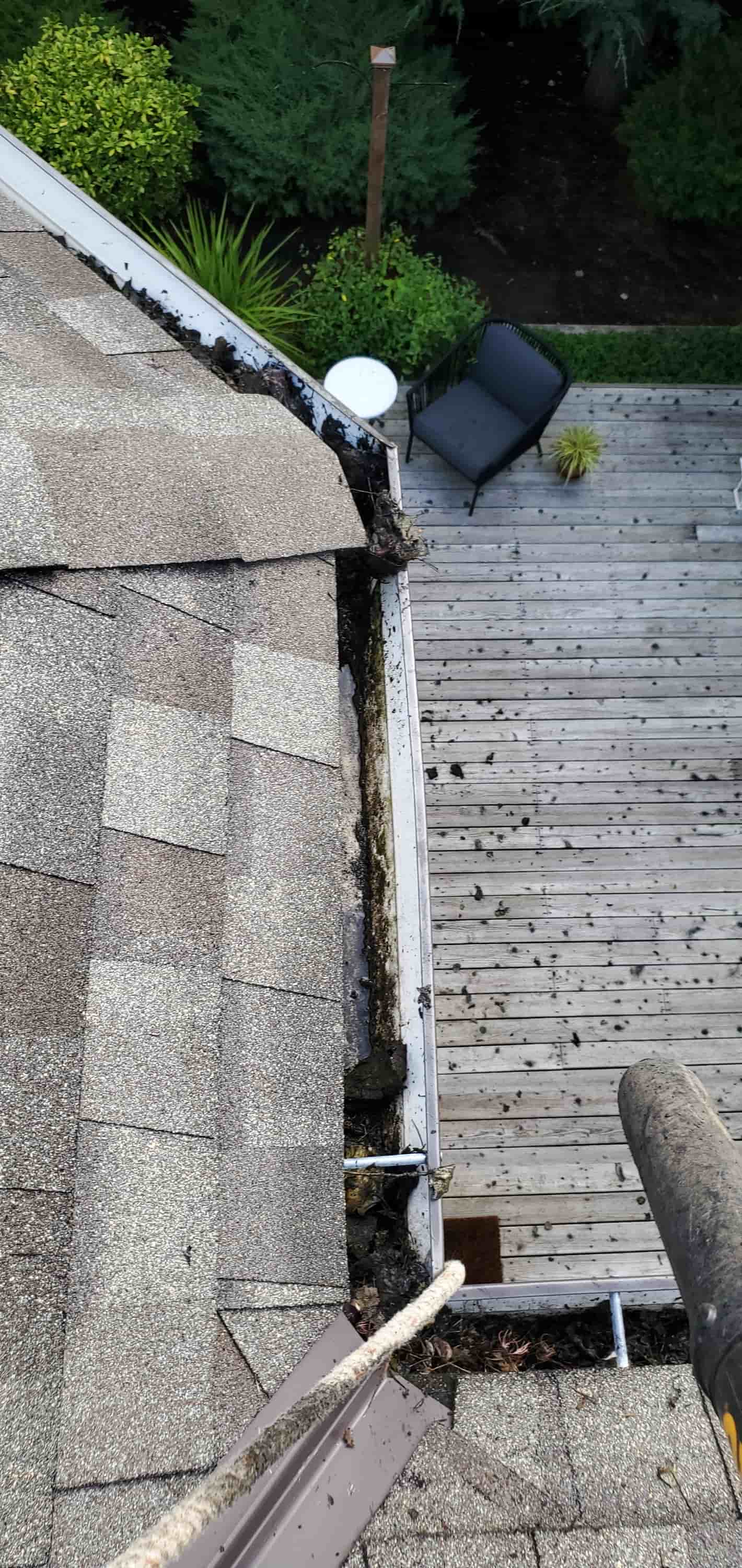 how to remove guttering