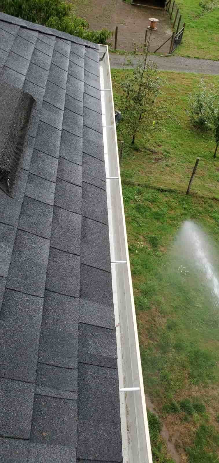 gutter cleaning people