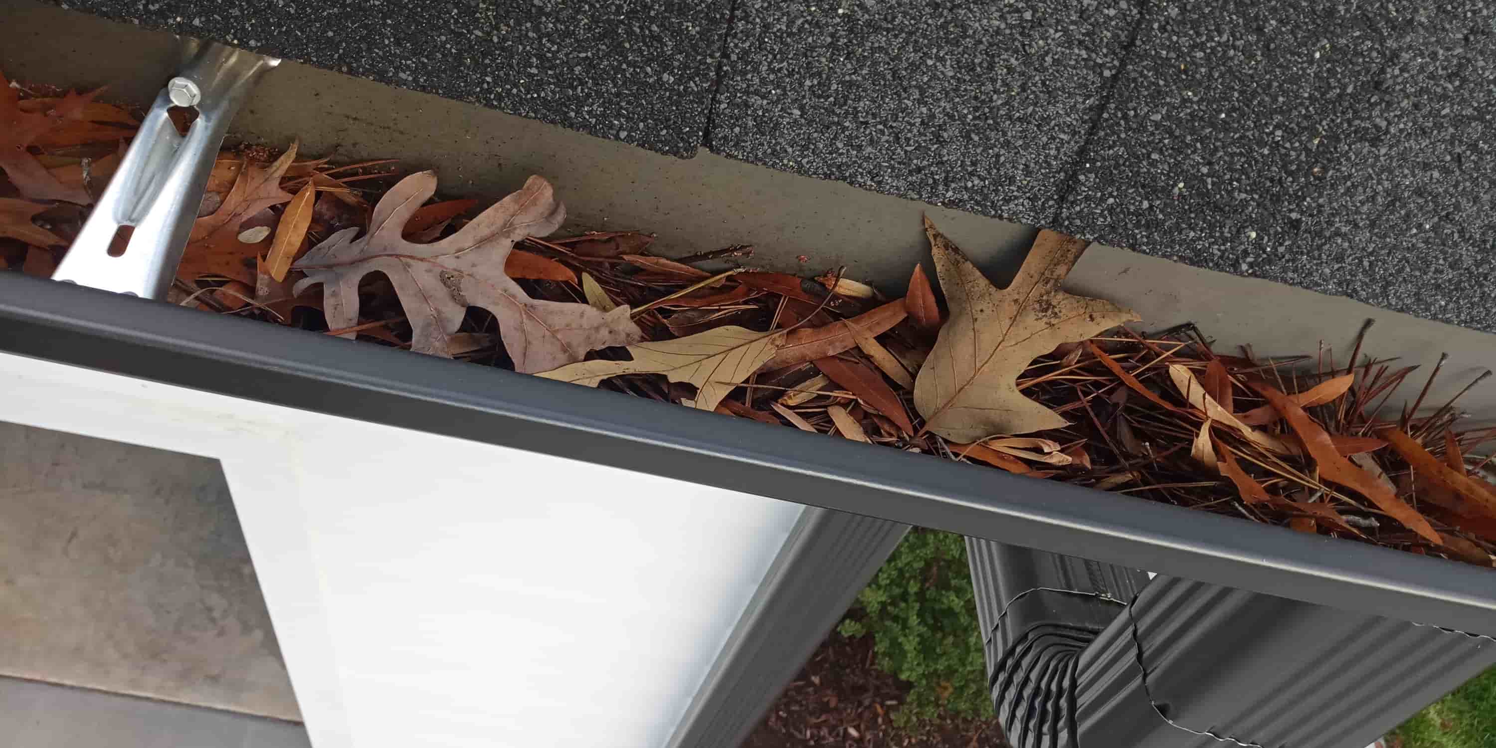 who to call to clean gutters