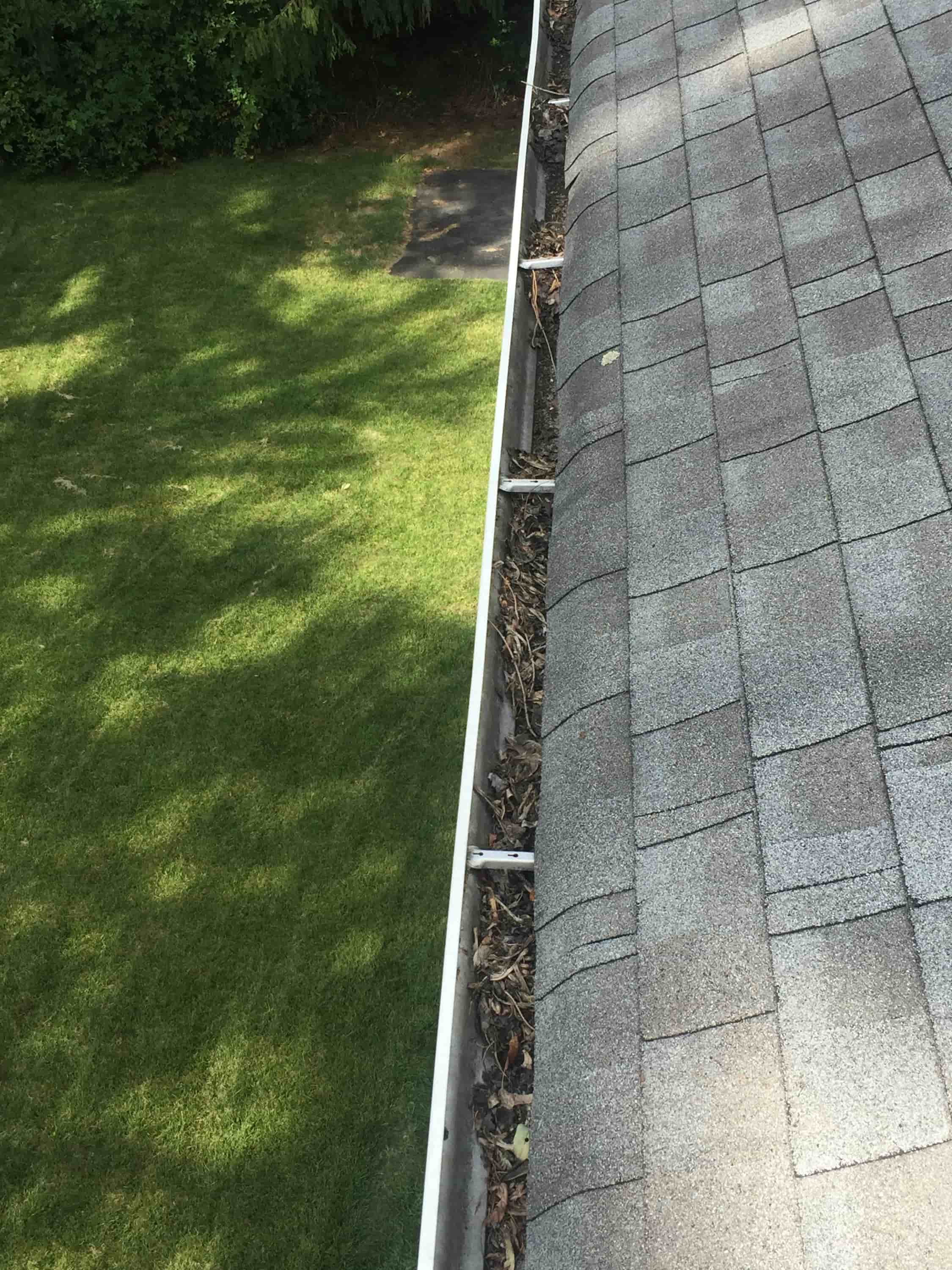 how to clean eaves and gutters