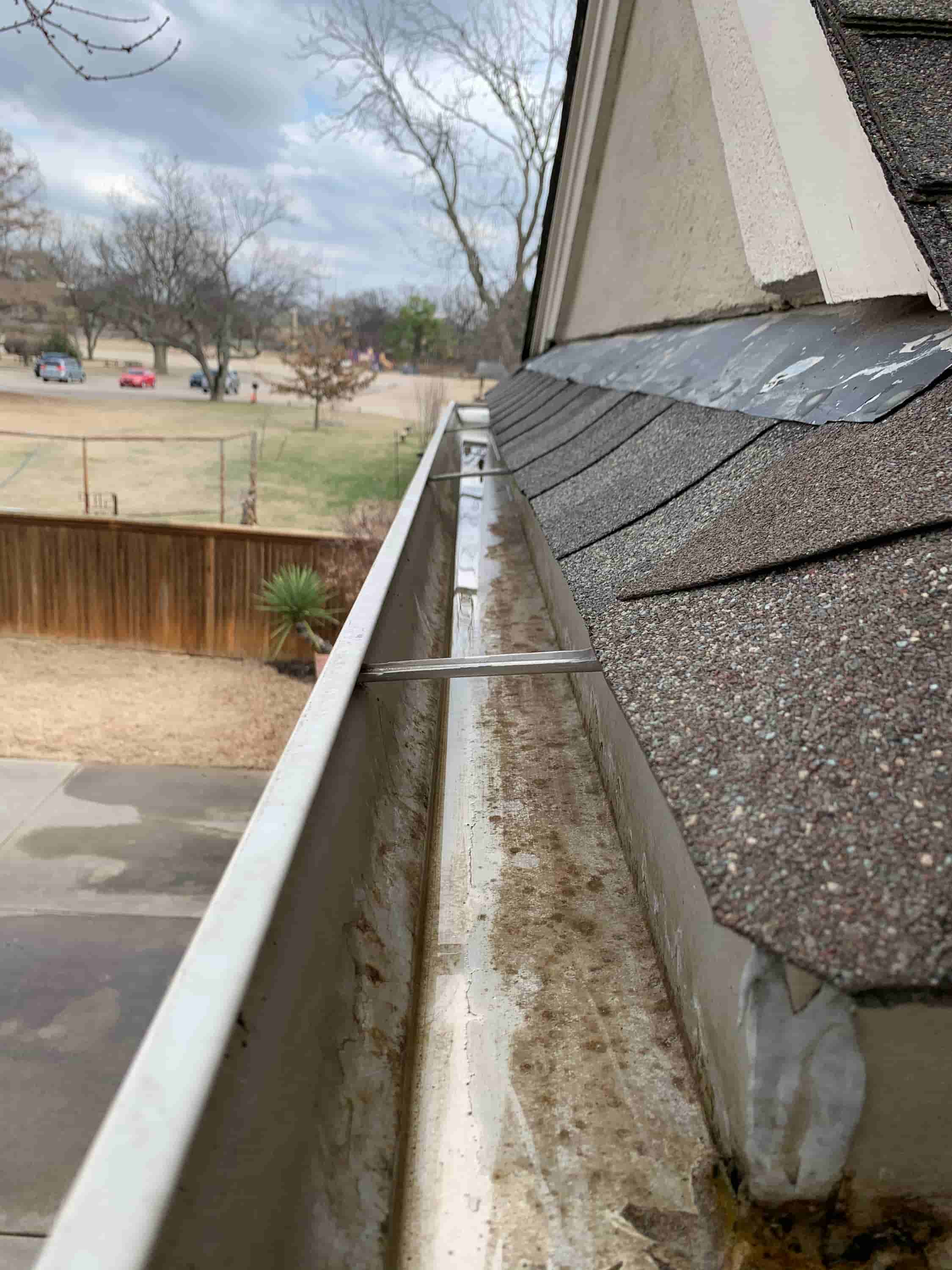 gutter cleaning lowes