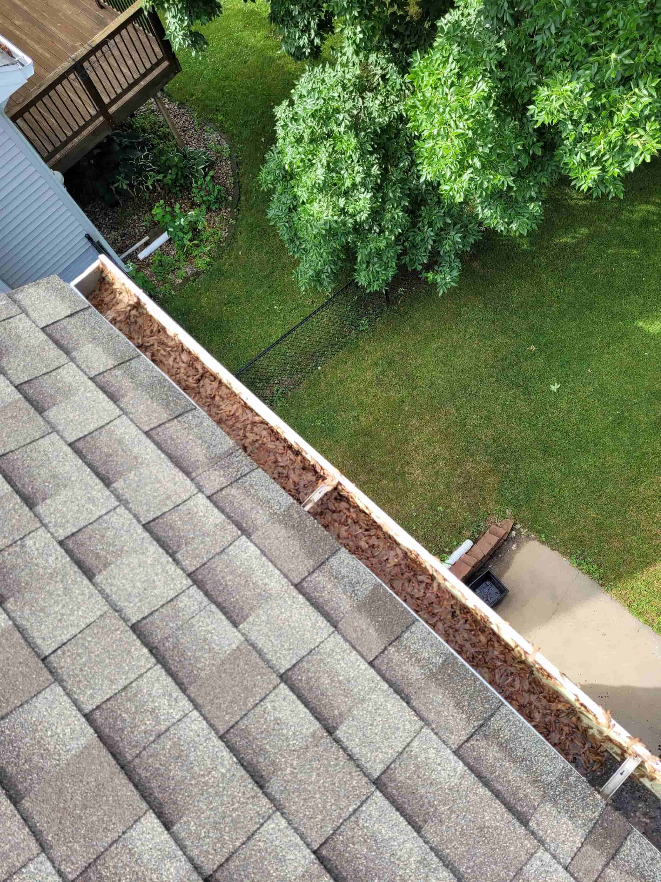 tools to clean gutters on roof