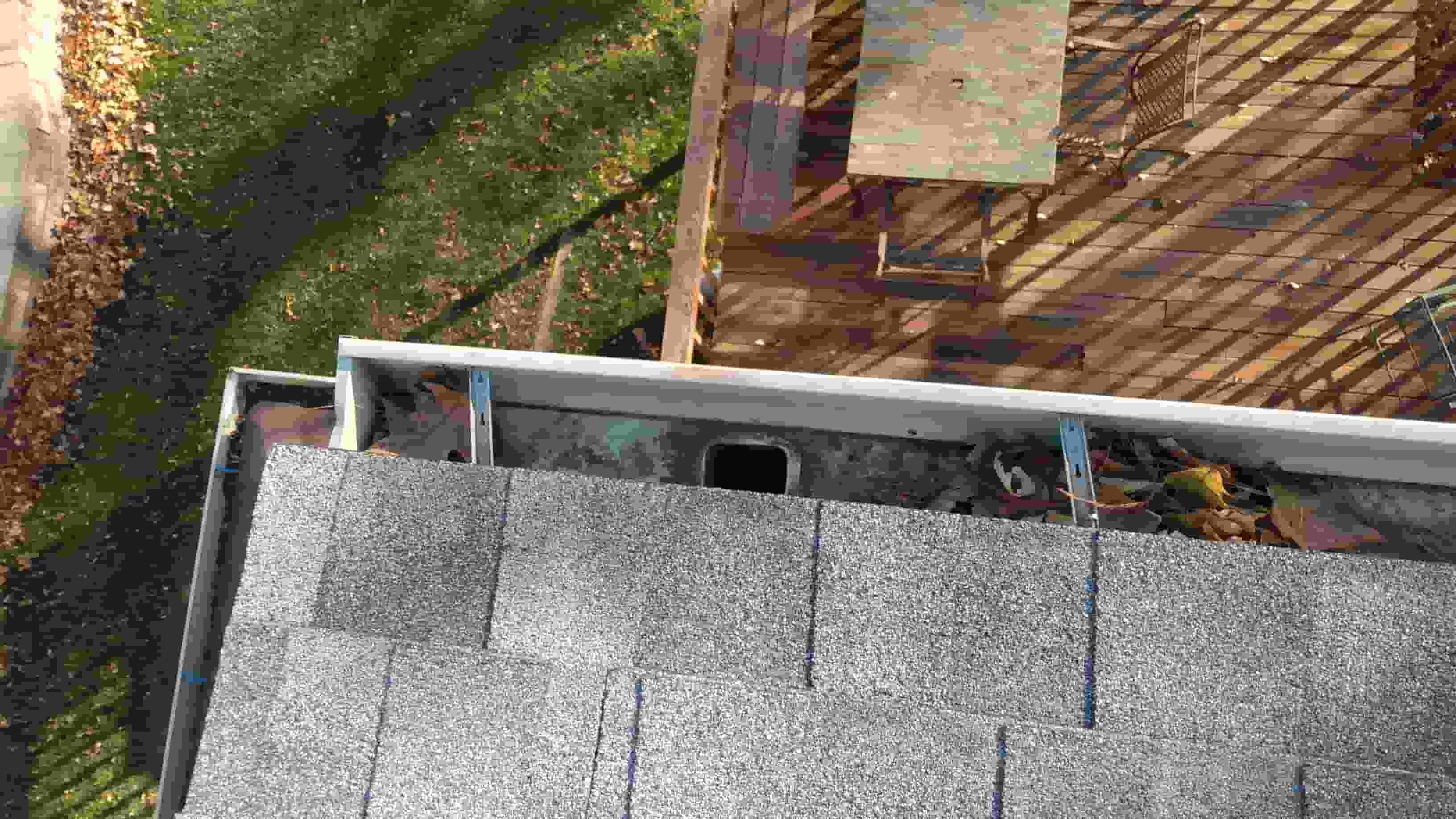 who fixes gutters