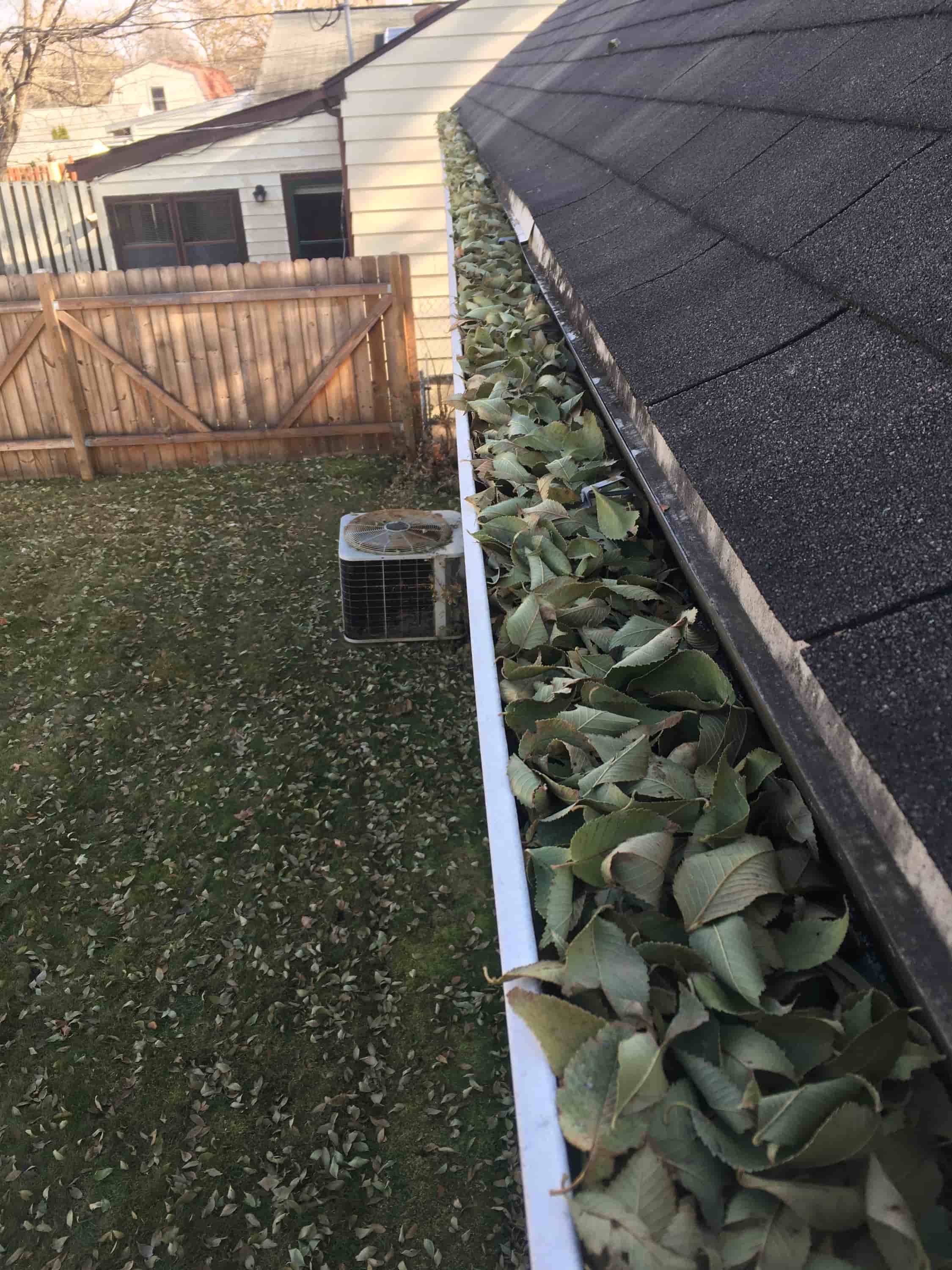 how to clean gutters without ladder
