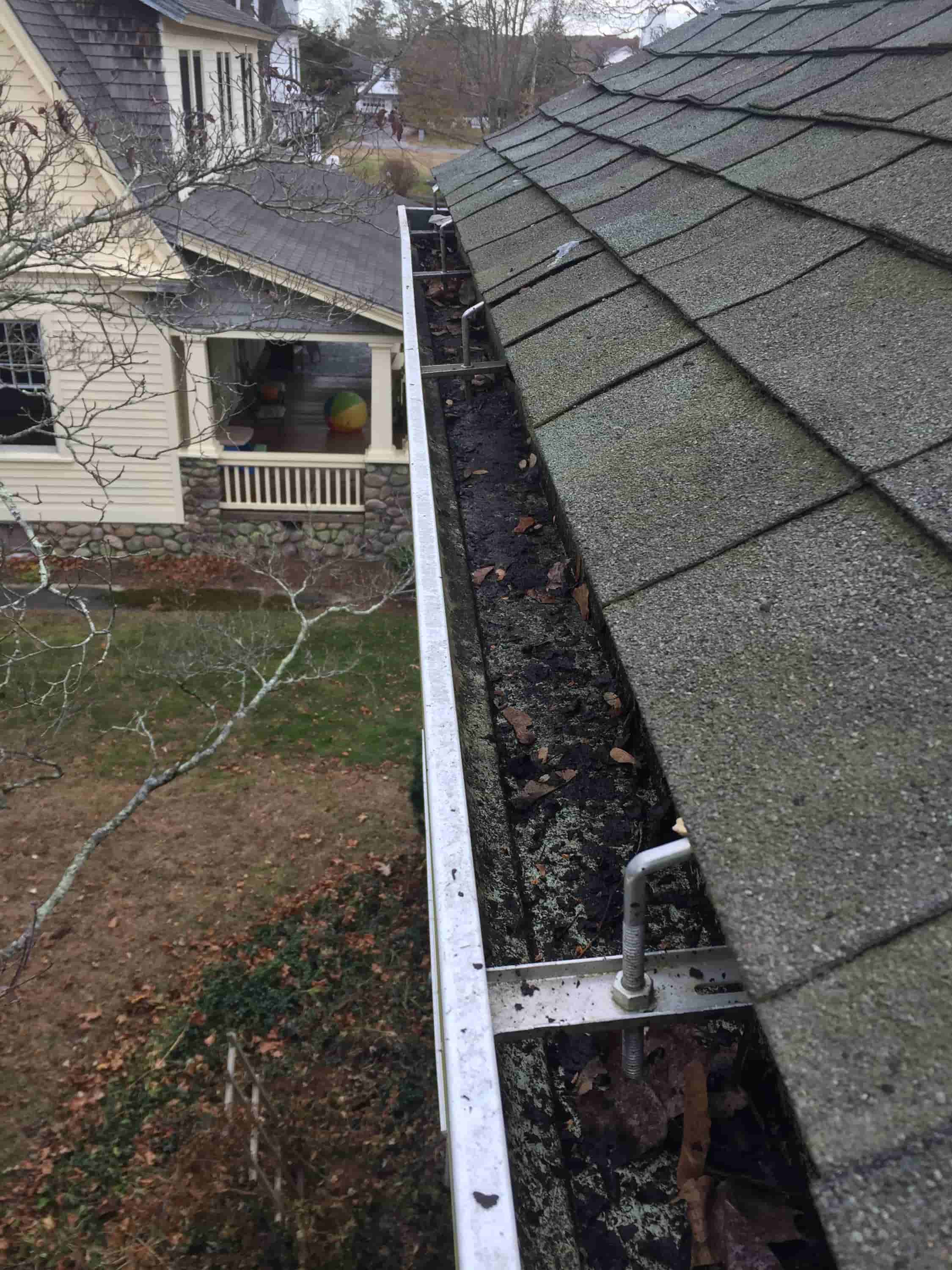 cleaning plastic guttering