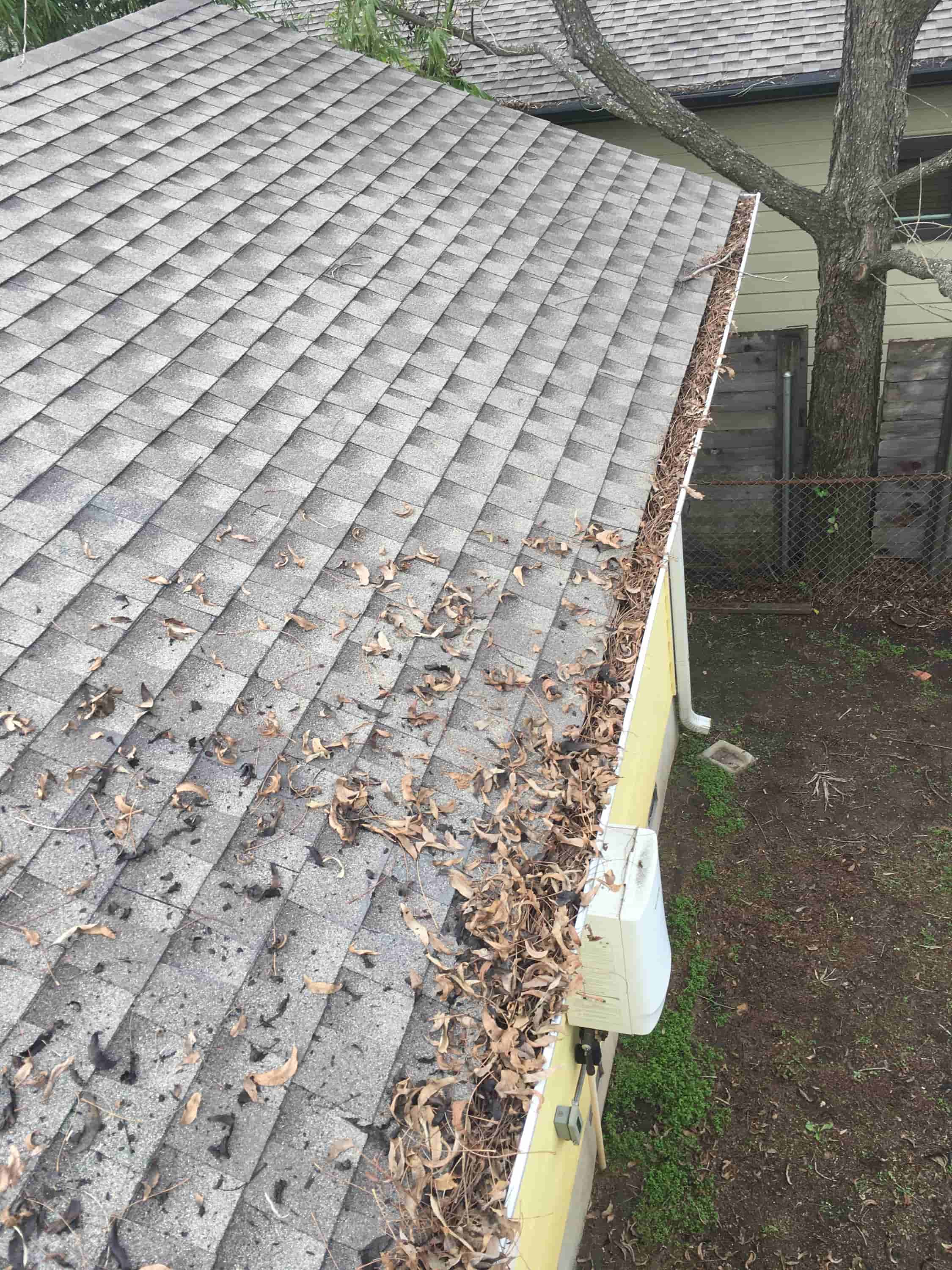 how to clean eaves