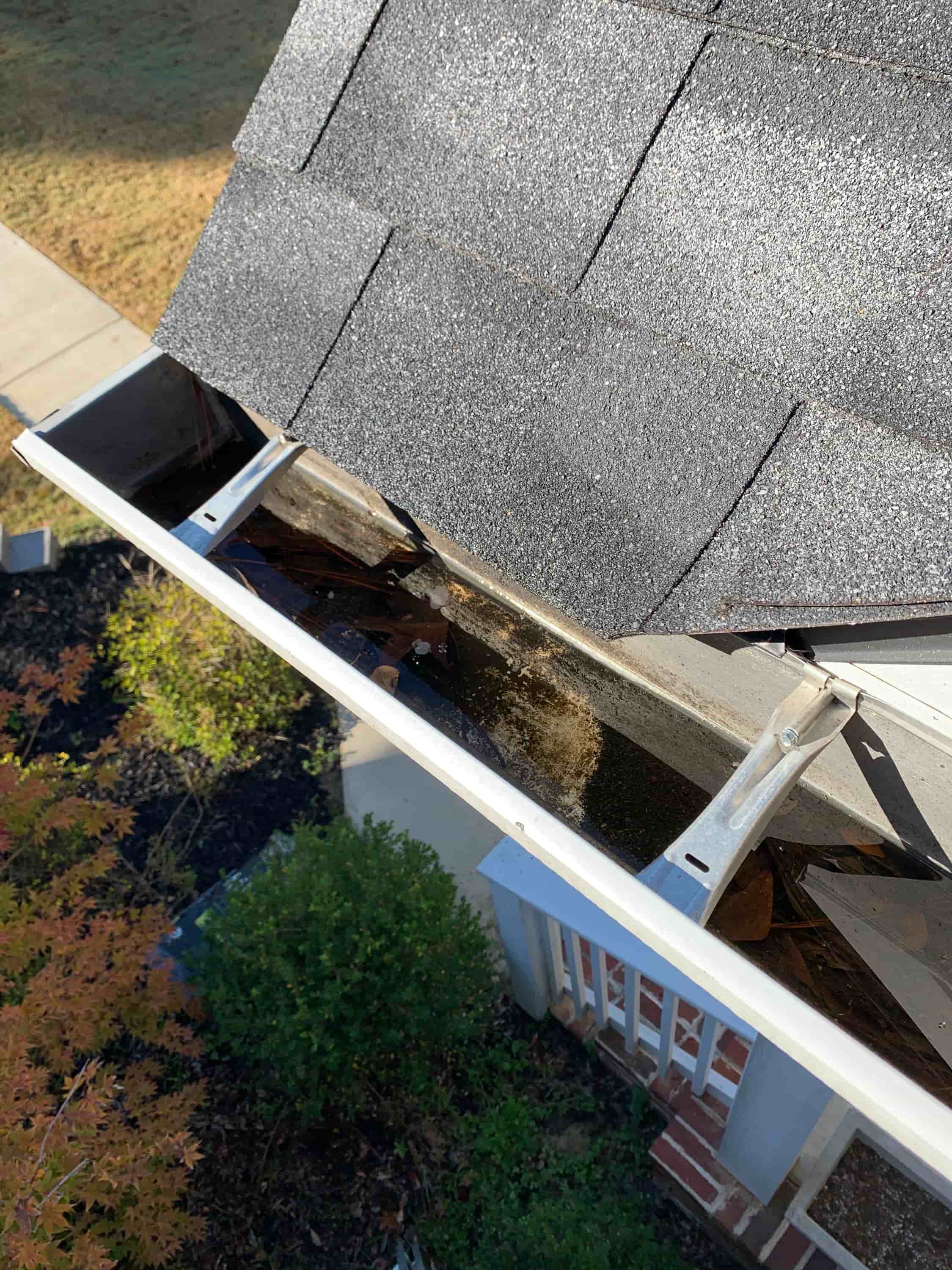 how to clean dirty gutters