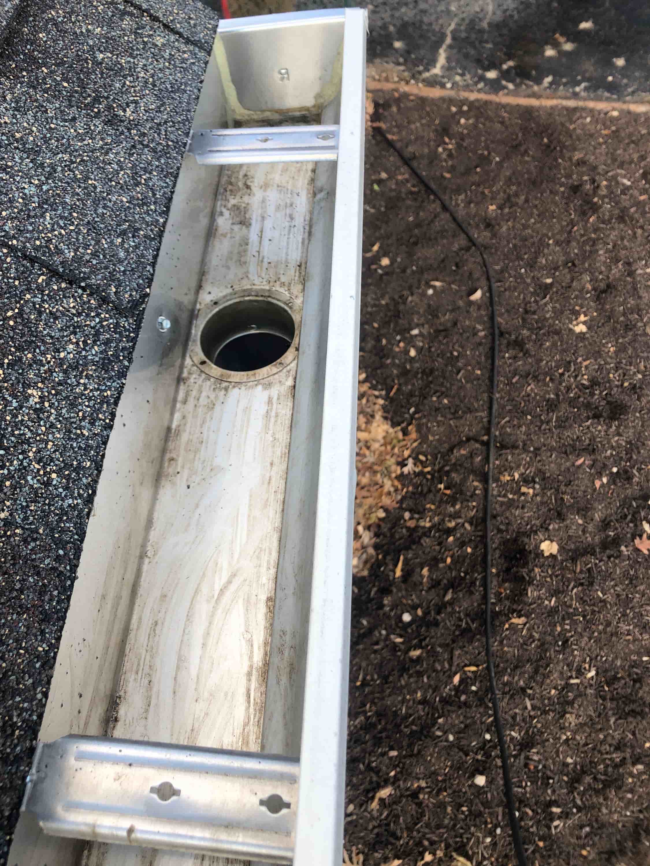 extending gutter cleaner