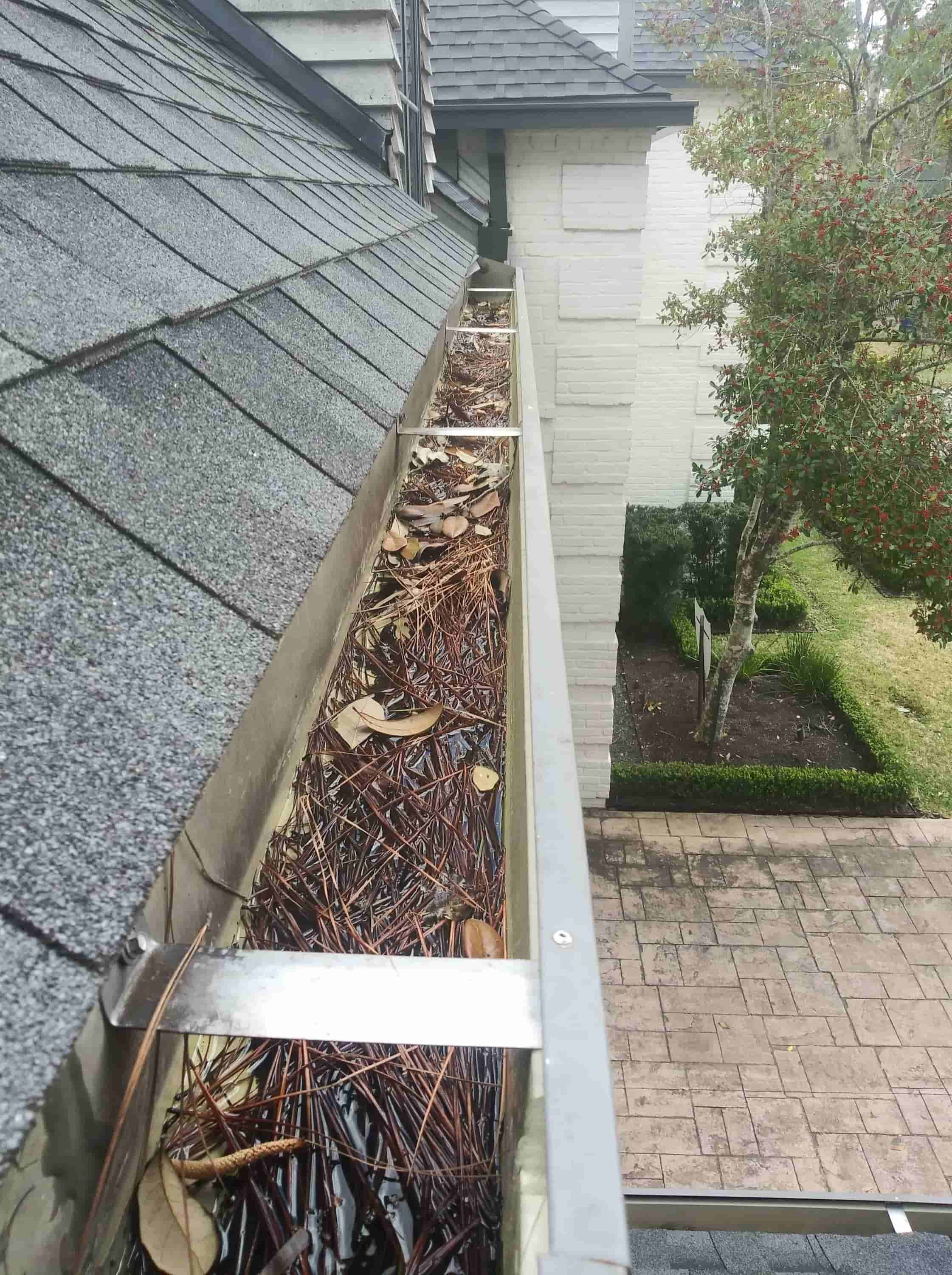 can you rest a ladder on gutters