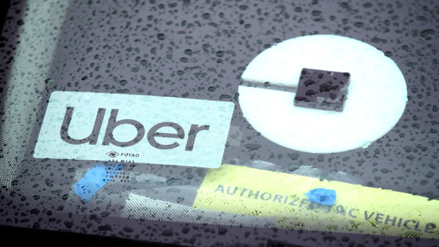 Uber20logo20on20car20windshield.jpg_37859059_ver1.0