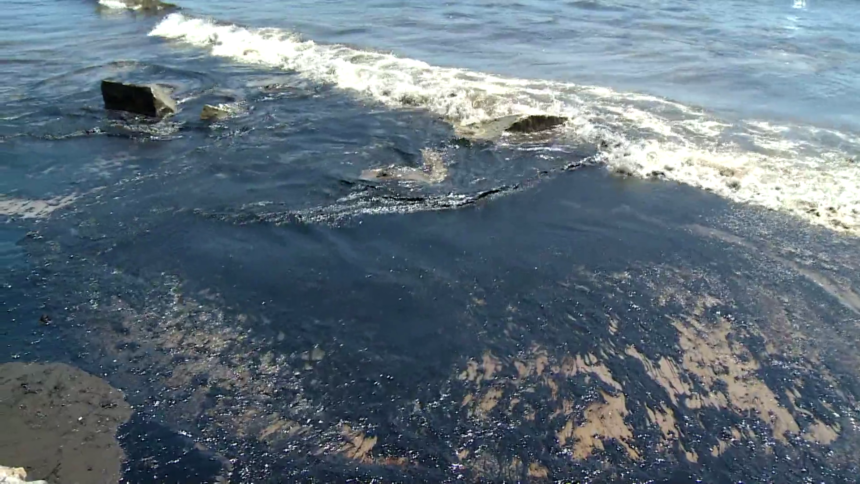 Refugio Oil Spill - 22s728