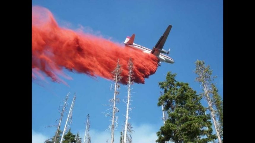 Air tanker retardant drop