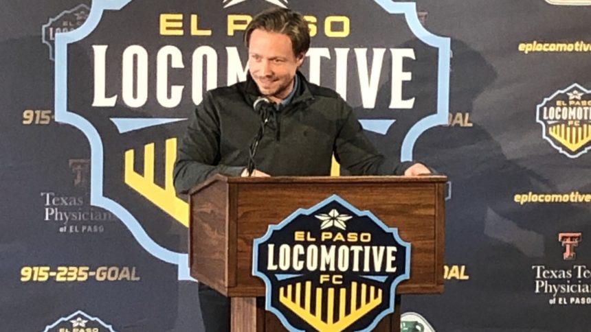 Locomotive coach Mark Lowry