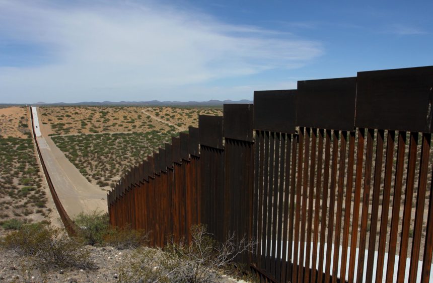 BORDER-WALL-Juarez