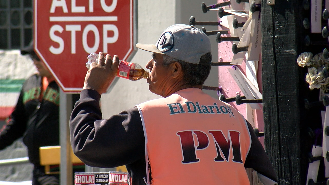 Juarez bridge vendor