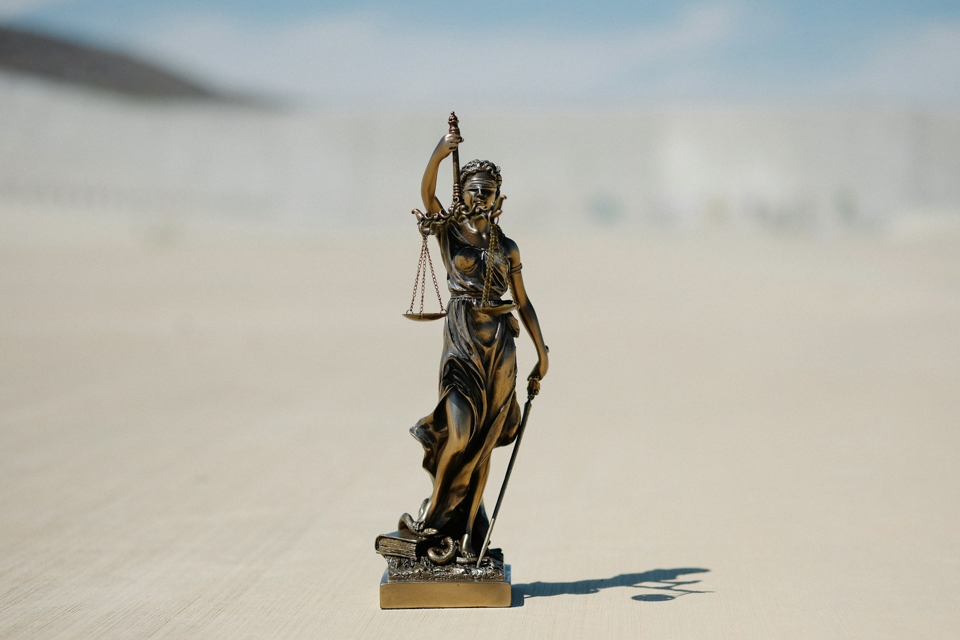 How to Master the Art of Persuasion: Unveiling the Secrets Every Lawyer Needs to Know