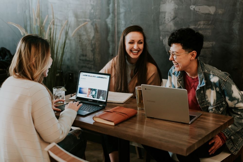 How does GlobalBX connect buyers with liquor store sellers?