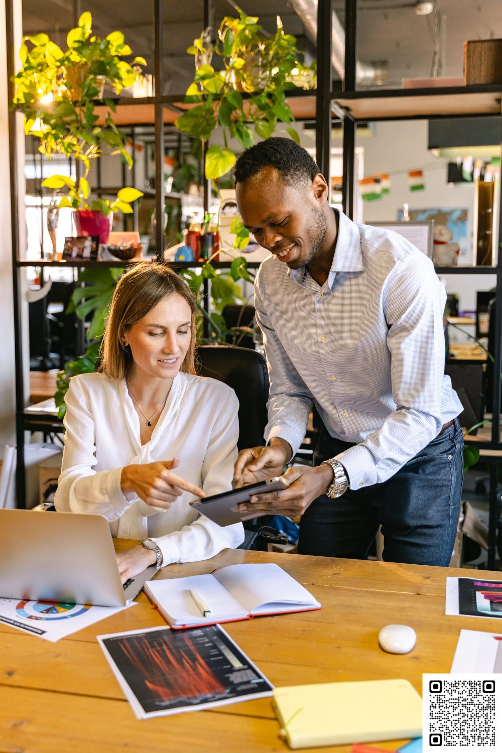 How does GlobalBX connect buyers with liquor store sellers?