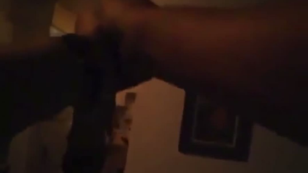 ⁣Cop helps with a mans suicide
