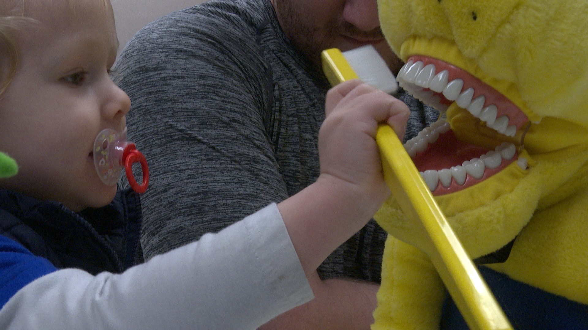 kid brush teeth