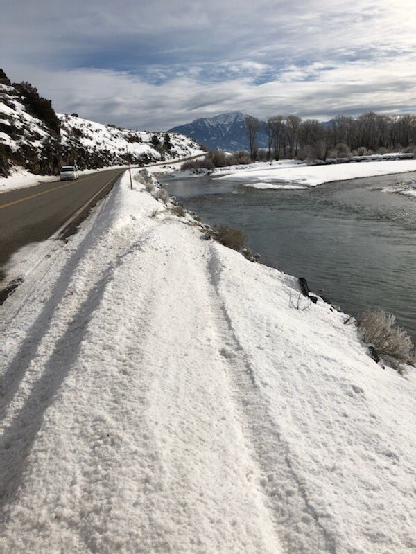 Car in river1