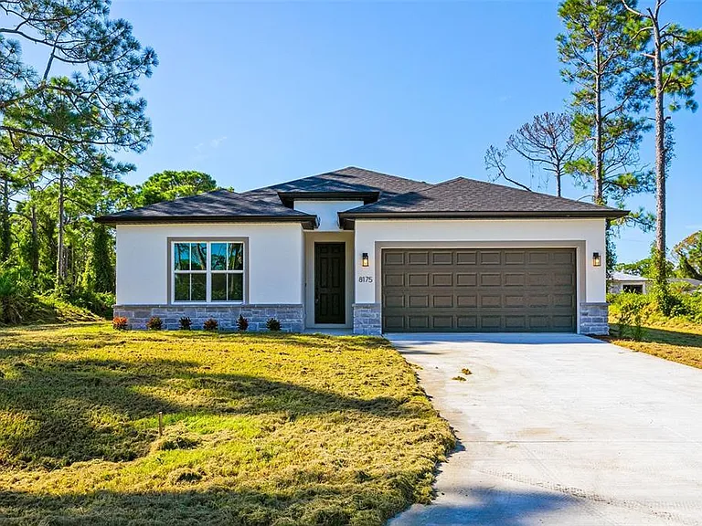 8175 Elkenberry Avenue North Port