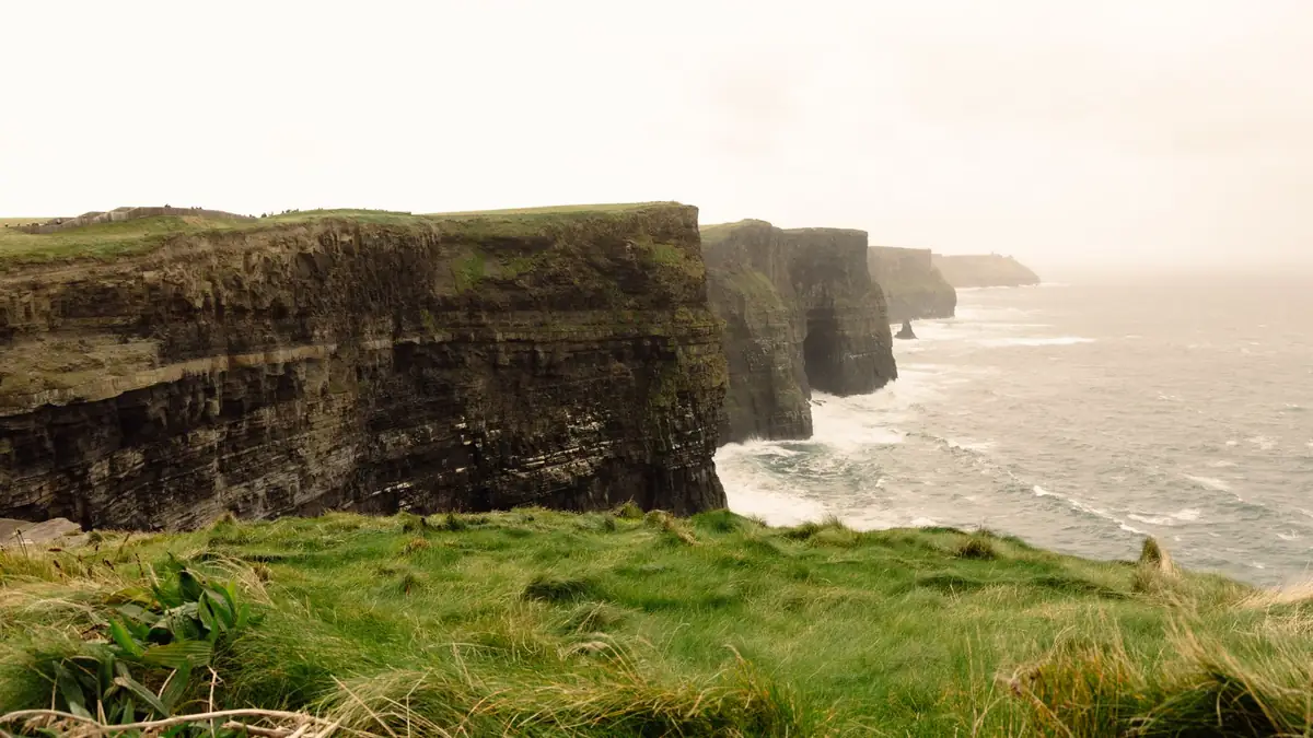 Penhascos de Moher no litoral da Irlanda