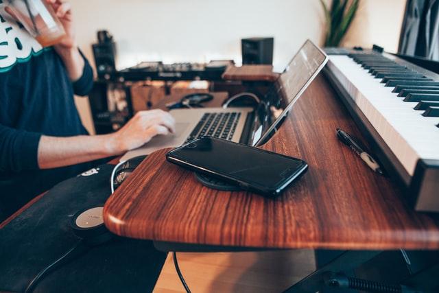 Online Song Pitch