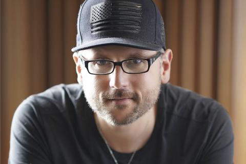 Chris Headshot