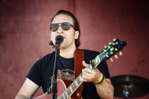 Ryan T Jacobs