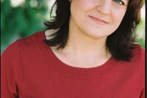 kirsti._maroon_shirt_shot.jpg