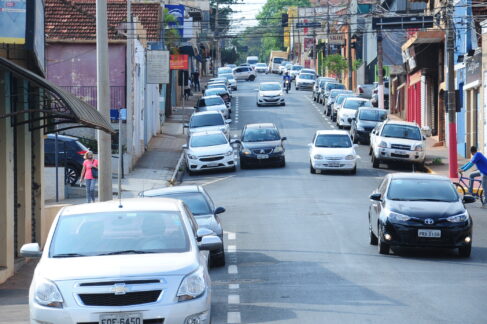 <strong>Fazenda notifica mais de 4 mil devedores do IPVA em Barretos</strong> <strong>Fazenda notifica mais de 4 mil devedores do IPVA em Barretos</strong>