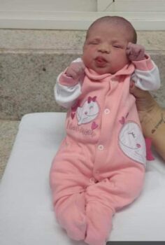 Bem-vinda, Maria Tereza! Seja bem-vinda, princesa Maria Tereza!