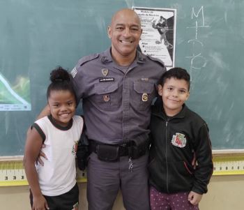 Cabo Marcos Mariano Teve início na última semana de fevereiro, as aulas do PROERD (Programa Educacional de Resistência às Drogas e à Violência).