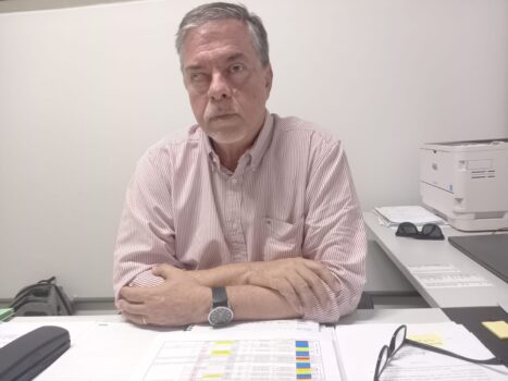Carlos Henrique Lúcio O secretário de Planejamento, Carlos Henrique Lúcio, informou que as obras da Praça Francisco Barreto estão acontecendo dentro do cronograma previsto no contrato de 9 meses.