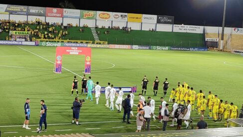 Mirassol e Guarani O Mirassol e São Bernardo estão na final da Taça Independência. A equipe garantiu vaga ao vencer o Guarani, por 1 a 0, no estádio José Maria de Campos Maia, em Mirassol.