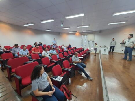 Reunião A cidade de Barretos está sendo sede de uma capacitação em sistemas integrados em lavoura, pecuária e floresta, no auditório do Instituto Federal de São Paulo, promovido em parceria da CATI, Rede ILPF e Embrapa.