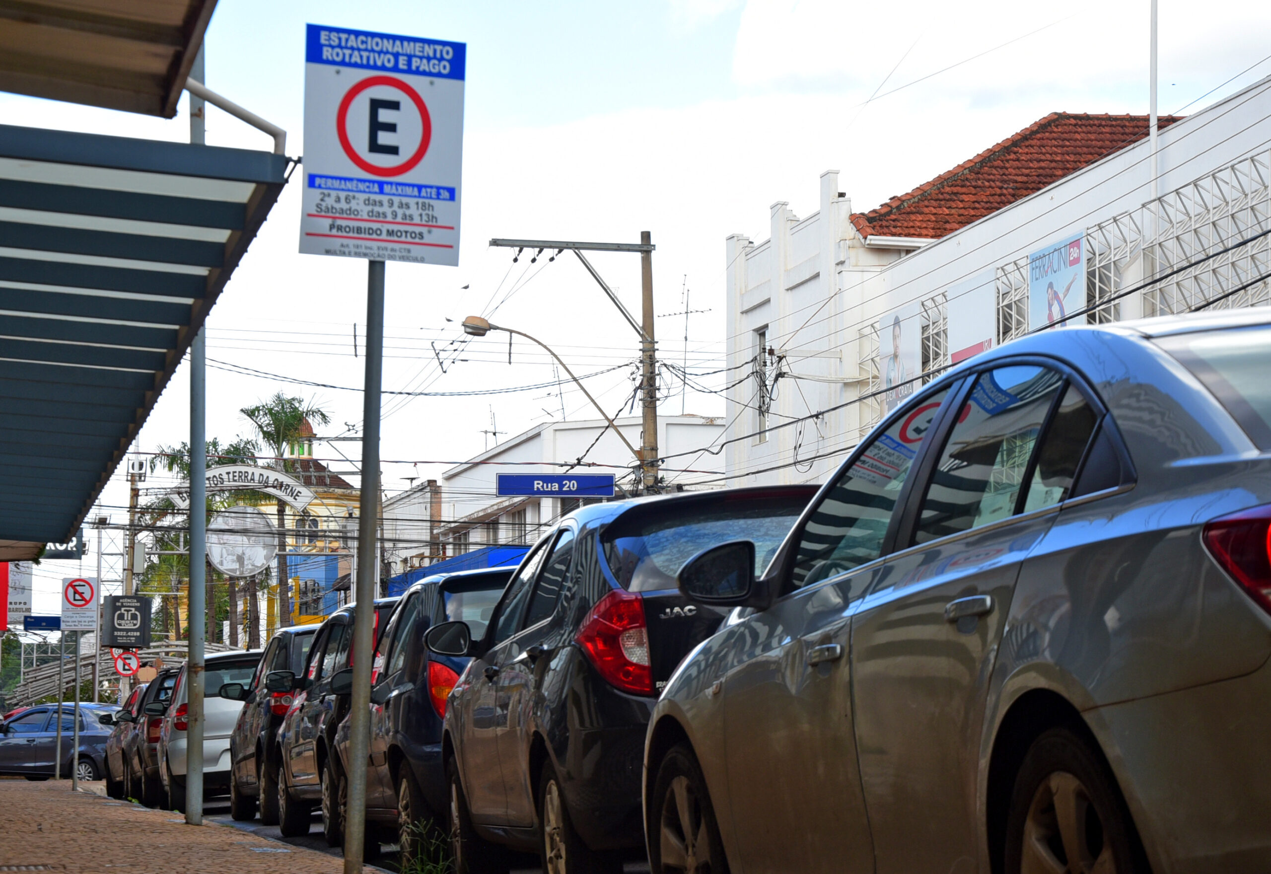 Zona Azul em Florianópolis: cobrança para estacionamento é retomada com  novo app