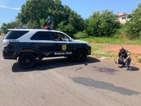 Policial no local onde ocorreu o homicídio em Bebedouro registro