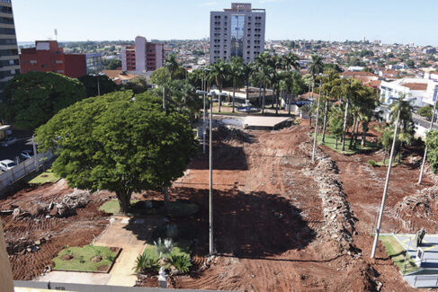 praça Obras na praça Francisco Barreto mudam aspecto da área central