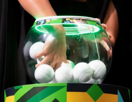 Copa do Brasil O sorteio da Copa do Brasil definiu que haverá dois clássicos regionais, entre as equipes do Cruzeiro x Atlético-MG e Vasco x Botafogo