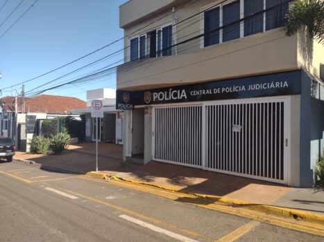 Cliente é vítima de estelionato ao tentar comprar passagem aérea (Foto: Luis Nascimento – O Diário de Barretos) Cliente é vítima de estelionato ao tentar comprar passagem aérea (Foto: Luis Nascimento - O Diário de Barretos)