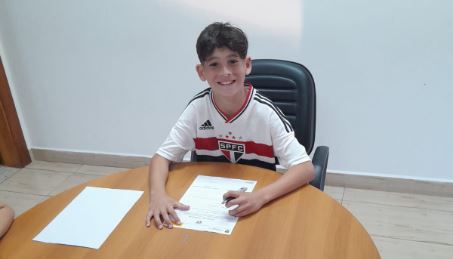 Wagner O barretense Wagner Aparecido Ferreira Filho, 10 anos, assinou contrato com o São Paulo Futebol Clube, nesta sexta-feira (4).