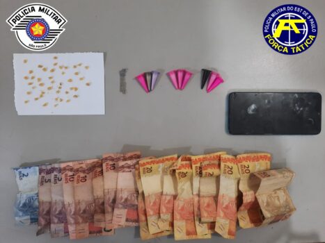 Mulher procurada pela Justiça é detida pela PM por tráfico (Foto: Divulgação – o Diário de Barretos) Mulher procurada pela Justiça é detida pela PM por tráfico (Foto: Divulgação - o Diário de Barretos)