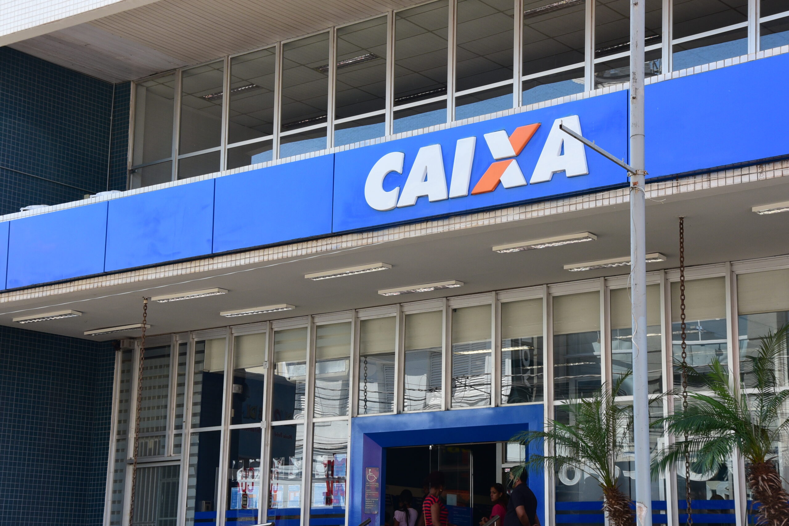 Agências bancárias funcionam até hoje com expediente normal