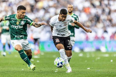 Corinthians e Palmeiras fazem jogo equilibrado e ficam no 0 a 0